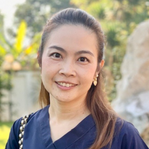 Manchima Makornwattana (Associate Professor, Department of Ophthalmology at Thammasat University Faculty of Medicine)